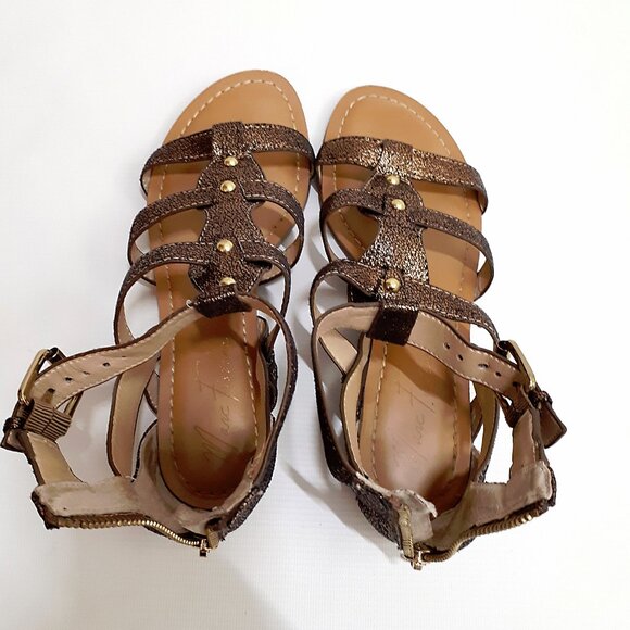 MARC FISHER Gladiator Sandals in Metallic Bronze Glitter with Gold Hardware - Picture 9 of 12